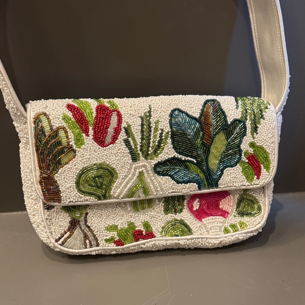 NWOT viral beaded bag